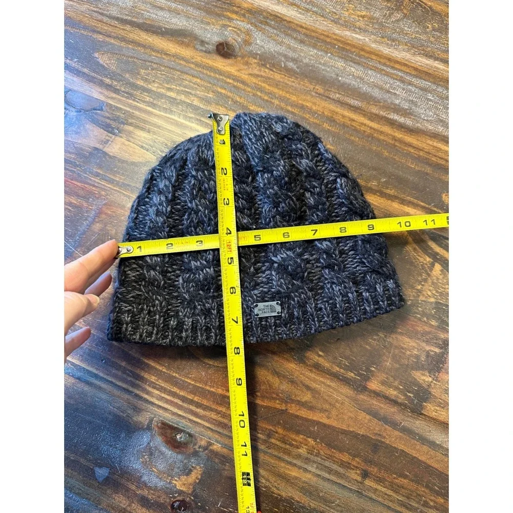 The North Face Cable Knit Beanie Gray‎ Wool Blend Fleece Lined Winter Hat Unisex